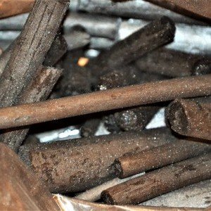 Loose Willow Thin Charcoal Sticks ( in store only)